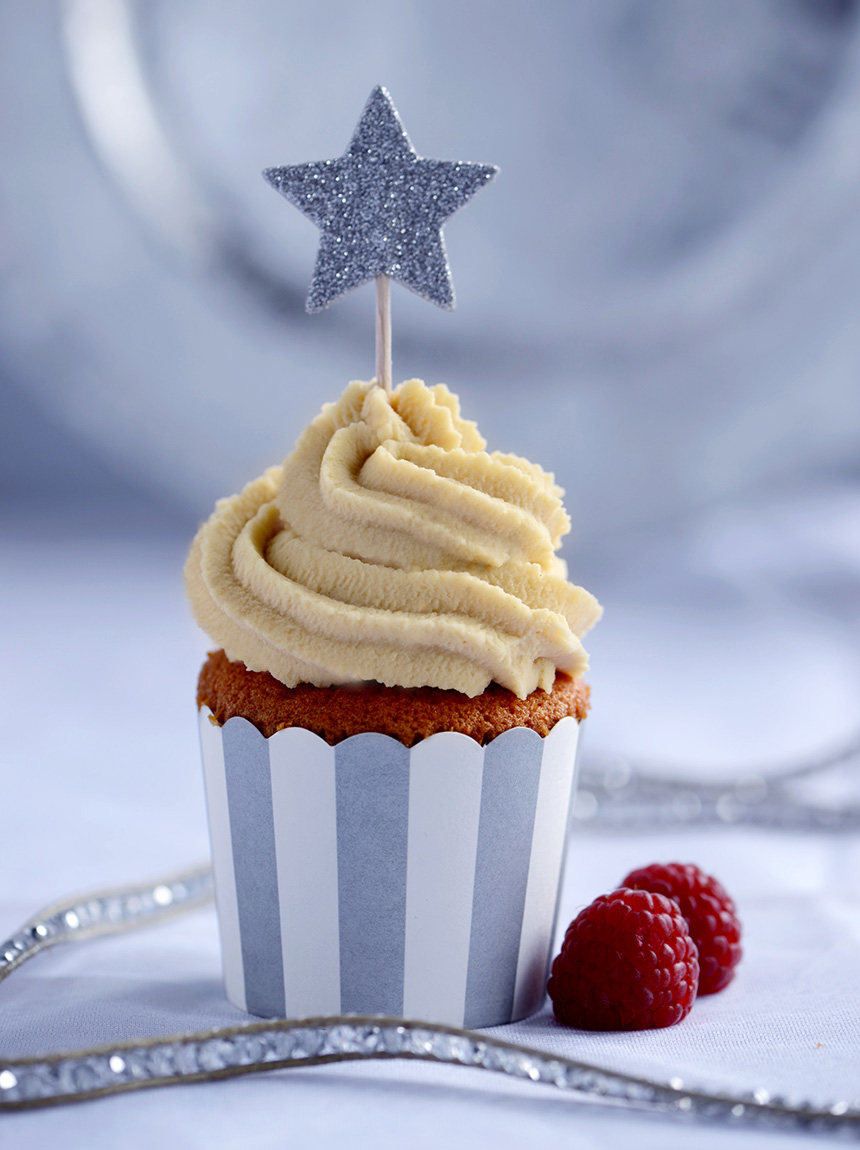 Weiße Schokoladen-Cupcakes mit Himbeermarmelade &amp; Champagner » wienersüss